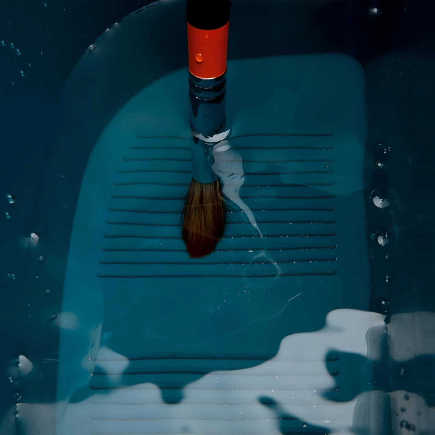 Mijello Multi-Functional Water Bucket - 2 Ltr 3 Mijello Multi-Functional Water Bucket - 2 Ltr - Image 3