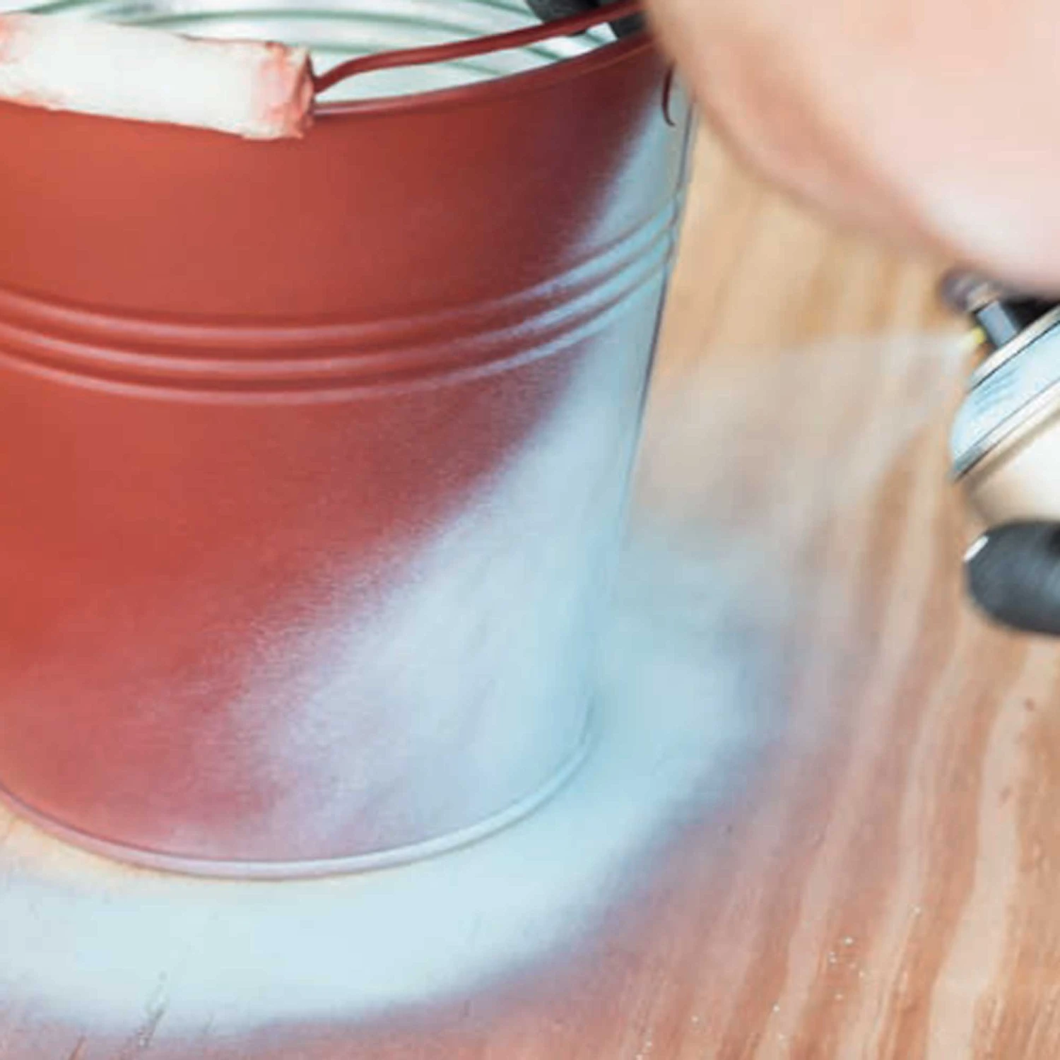 Montana - Metal Primer T2400 - 400ml 3 Montana - Metal Primer T2400 - 400ml - Image 3