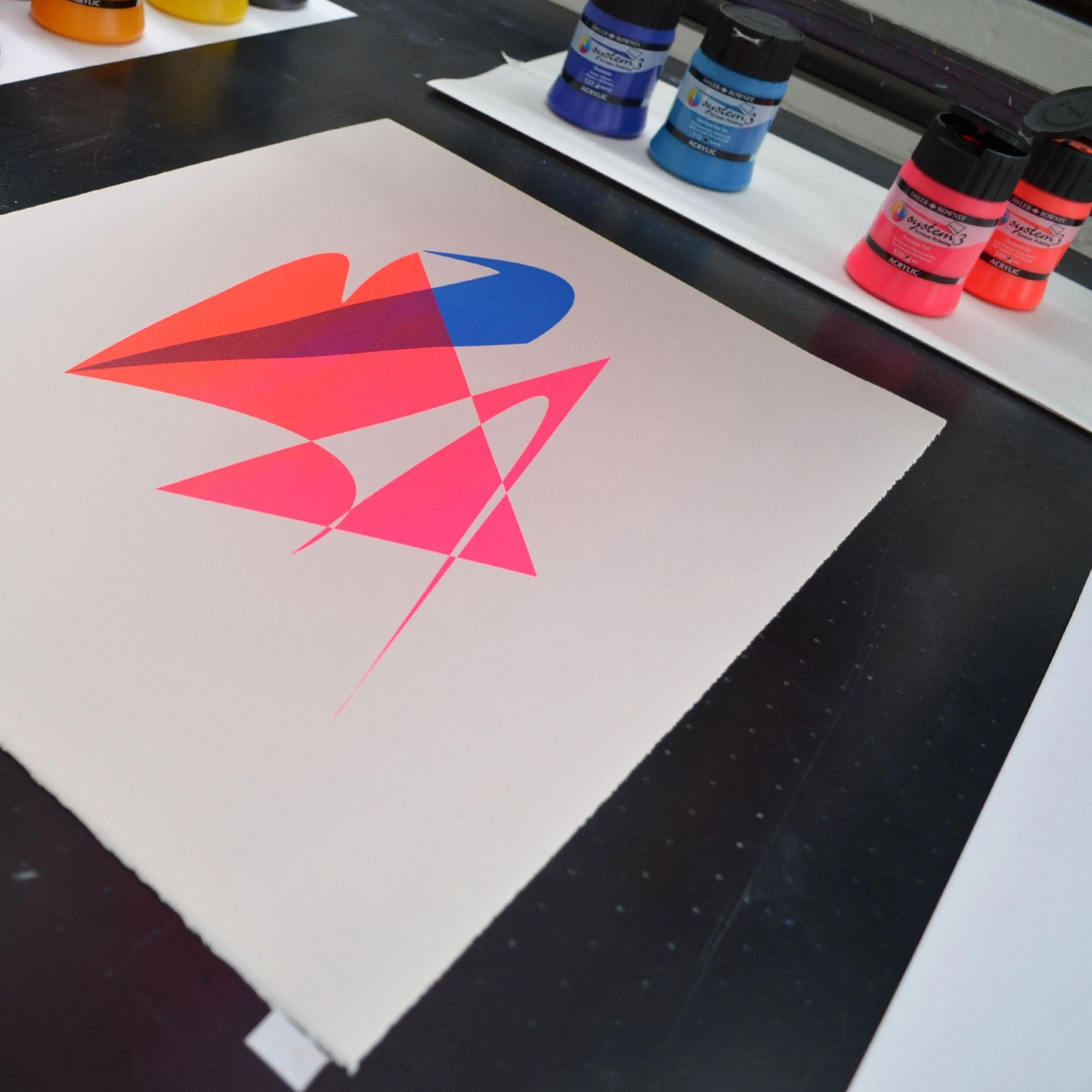 Daler-Rowney System3 Screen Printing Acrylic Colour - 250ml - (Black Cap) 4 Daler-Rowney System3 Screen Printing Acrylic Colour - 250ml - (Black Cap) - Image 4